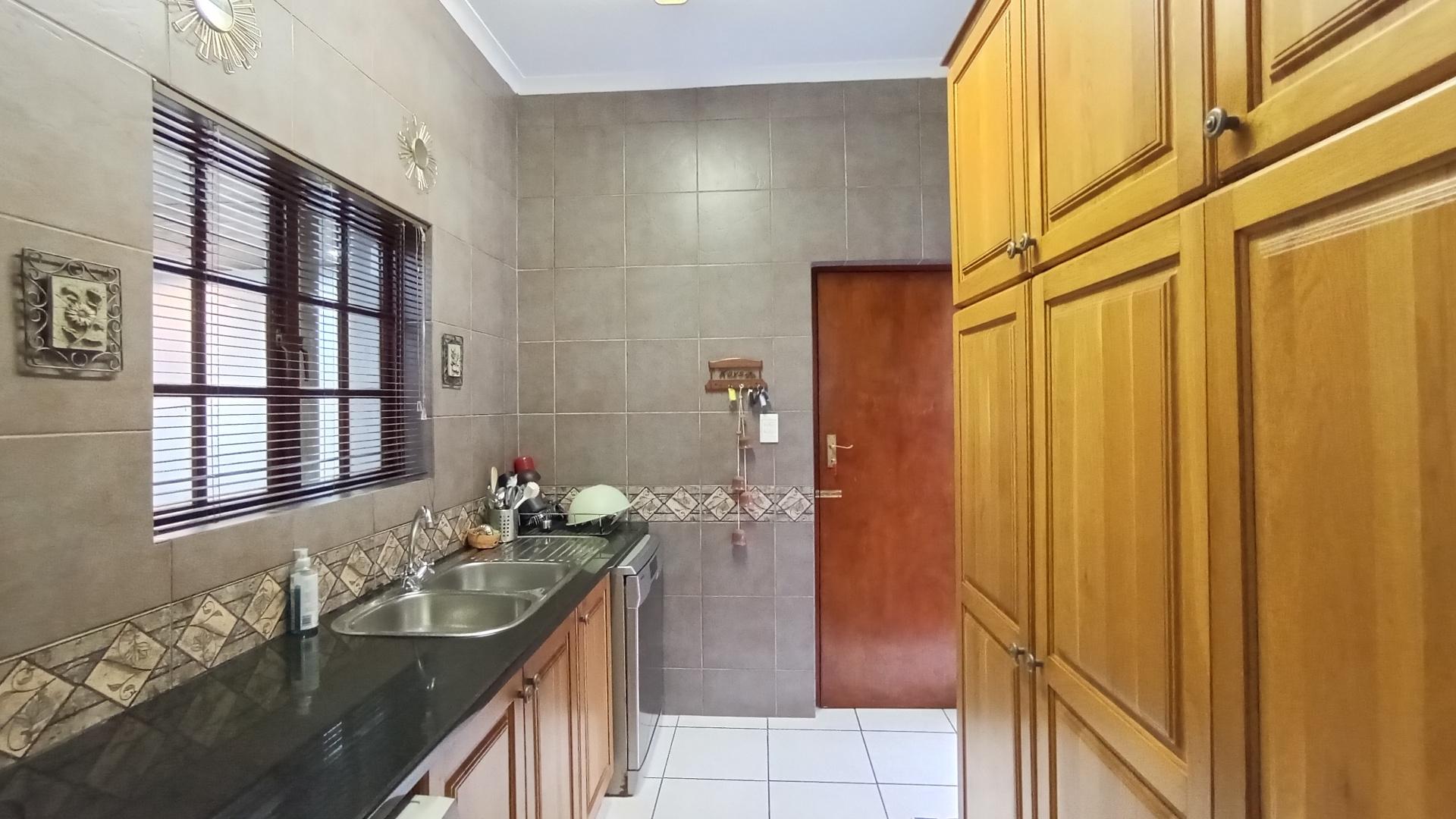 Kitchen - 31 square meters of property in Albany