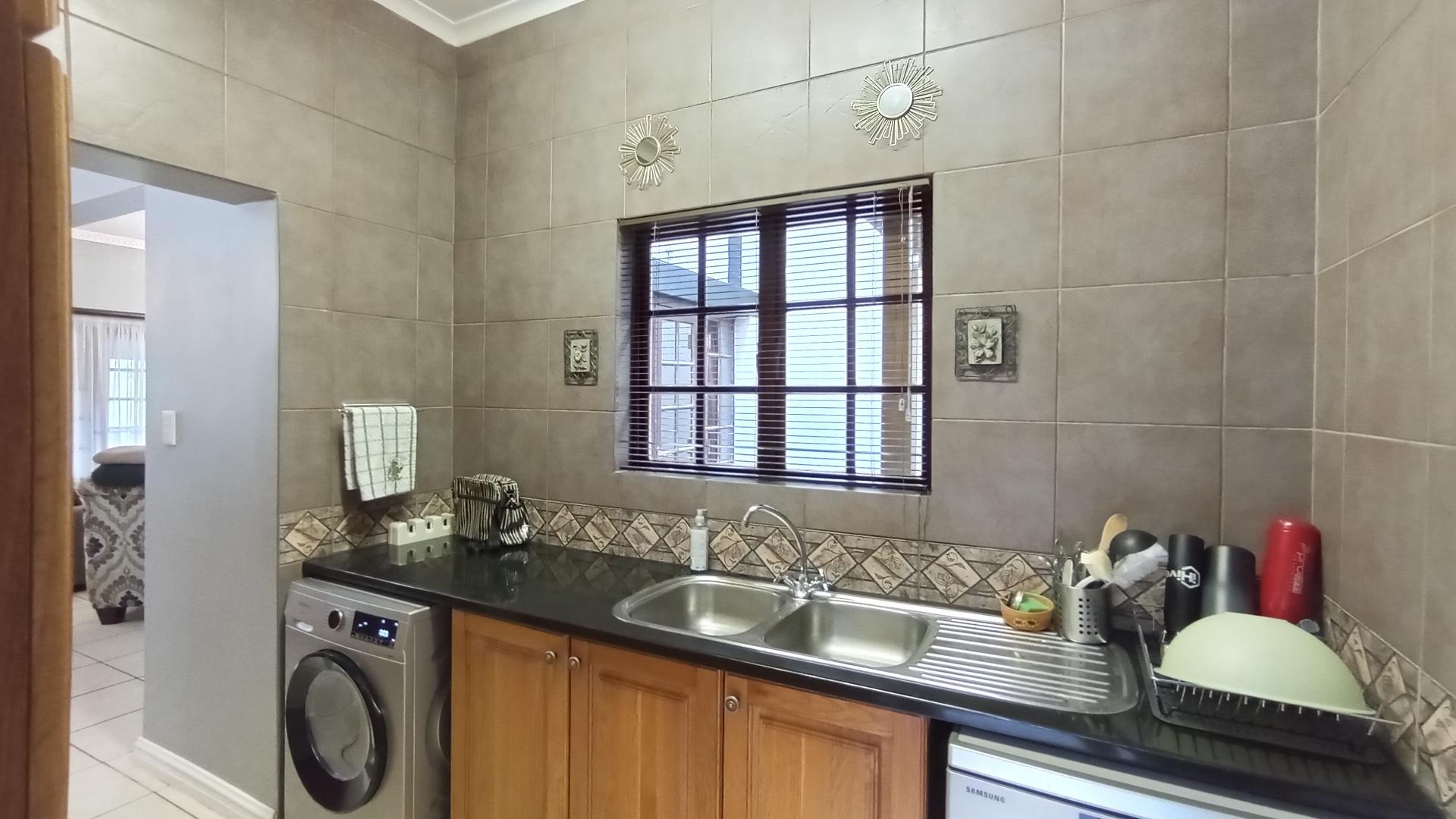 Kitchen - 31 square meters of property in Albany