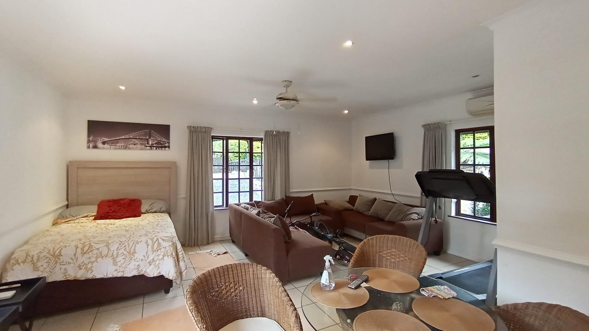 Flatlet - 37 square meters of property in Albany