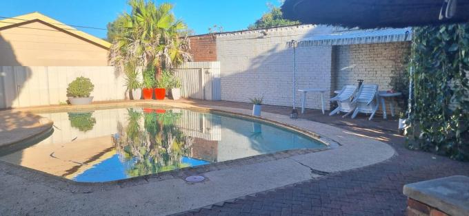5 Bedroom House for Sale For Sale in Uitsig - MR673124