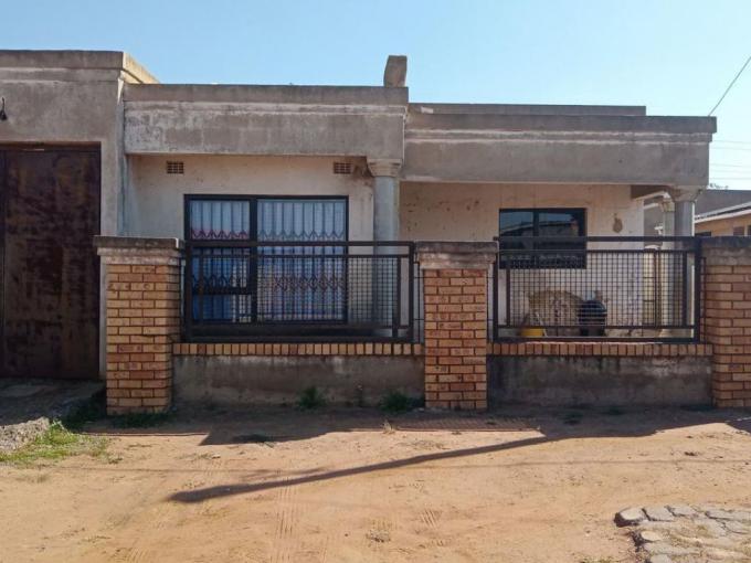 2 Bedroom House for Sale For Sale in Duduza - MR673139