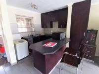  of property in Die Hoewes