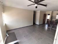  of property in Die Hoewes