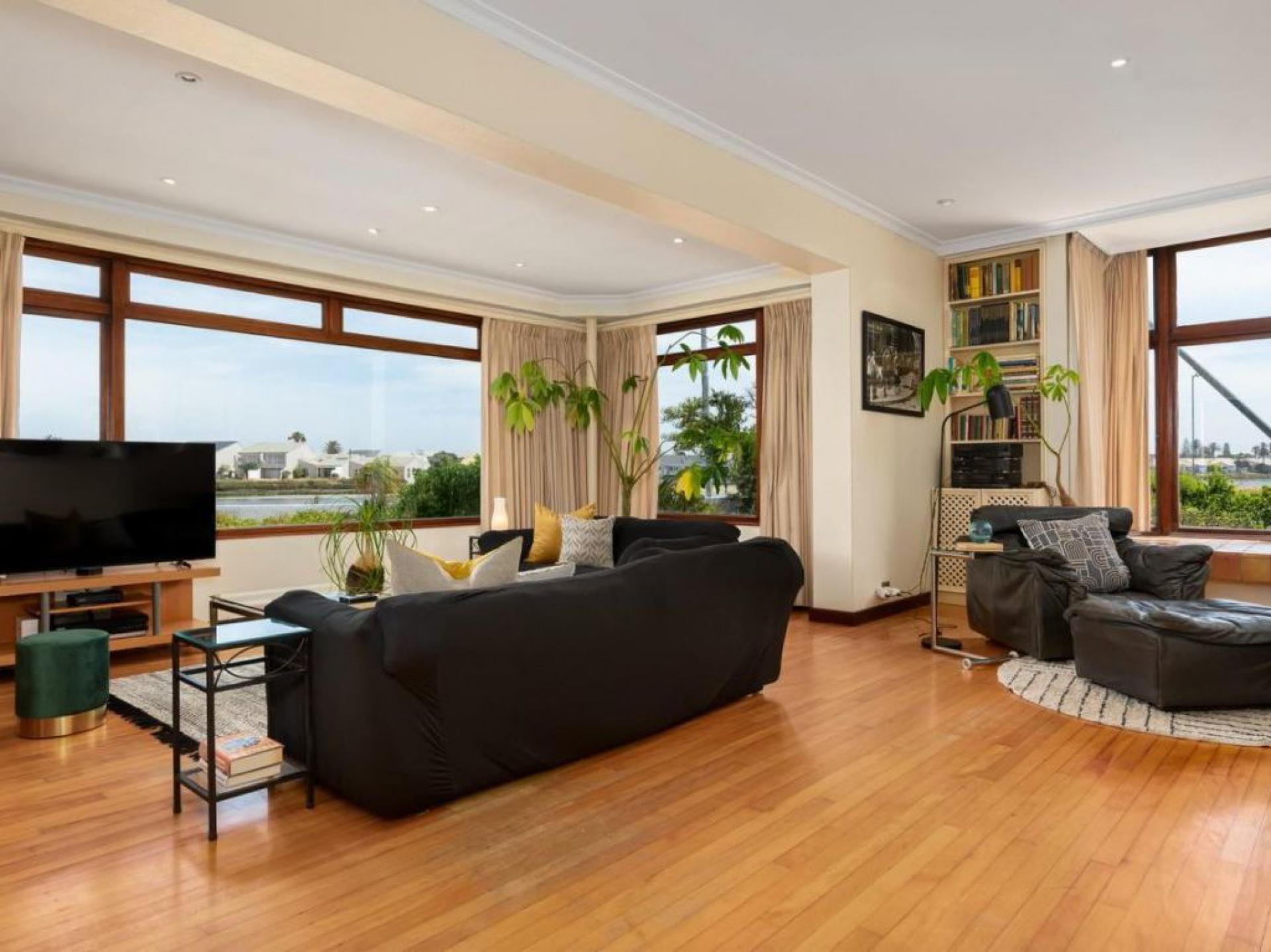  of property in Milnerton