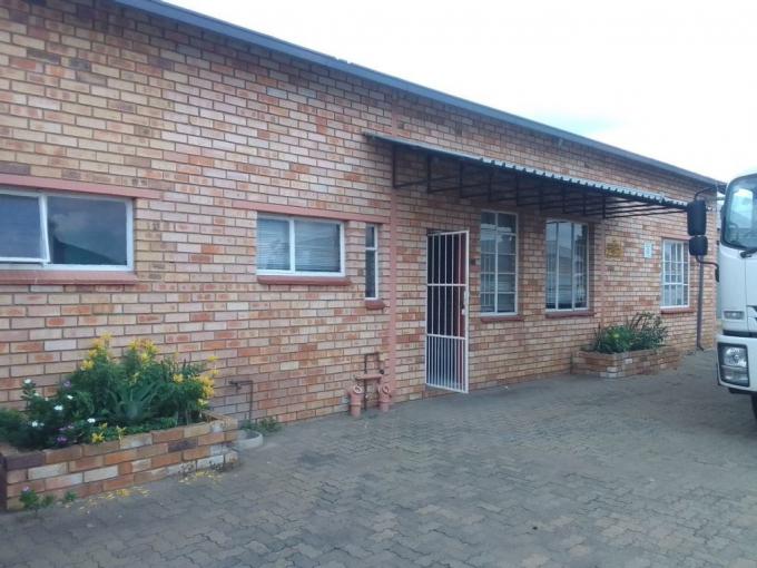 Commercial to Rent in Rustenburg - Property to rent - MR673177