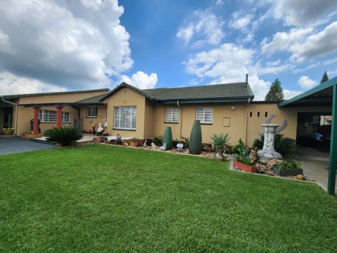 3 Bedroom House for Sale For Sale in Brackendowns - MR673230