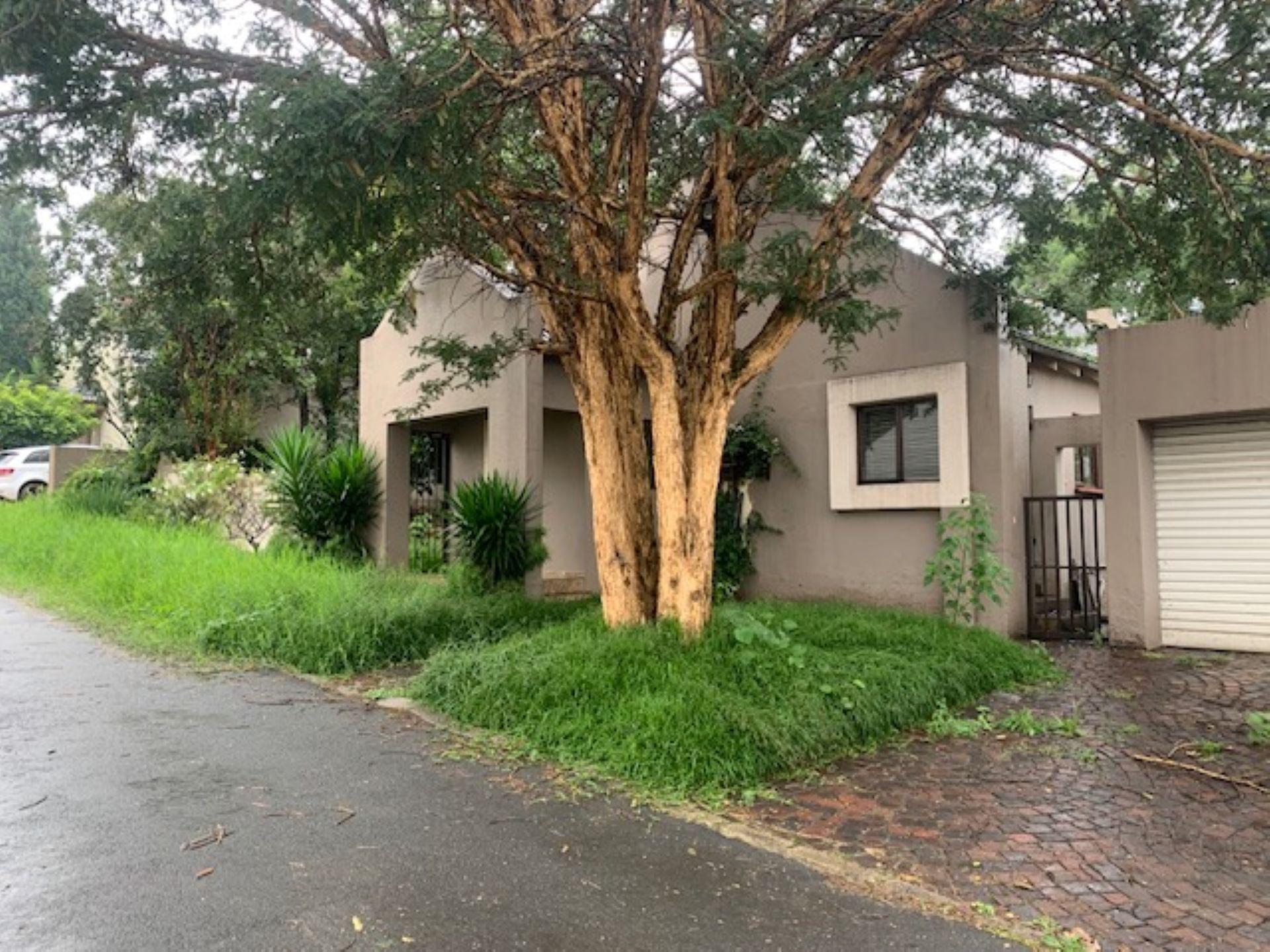 Front View of property in Douglasdale