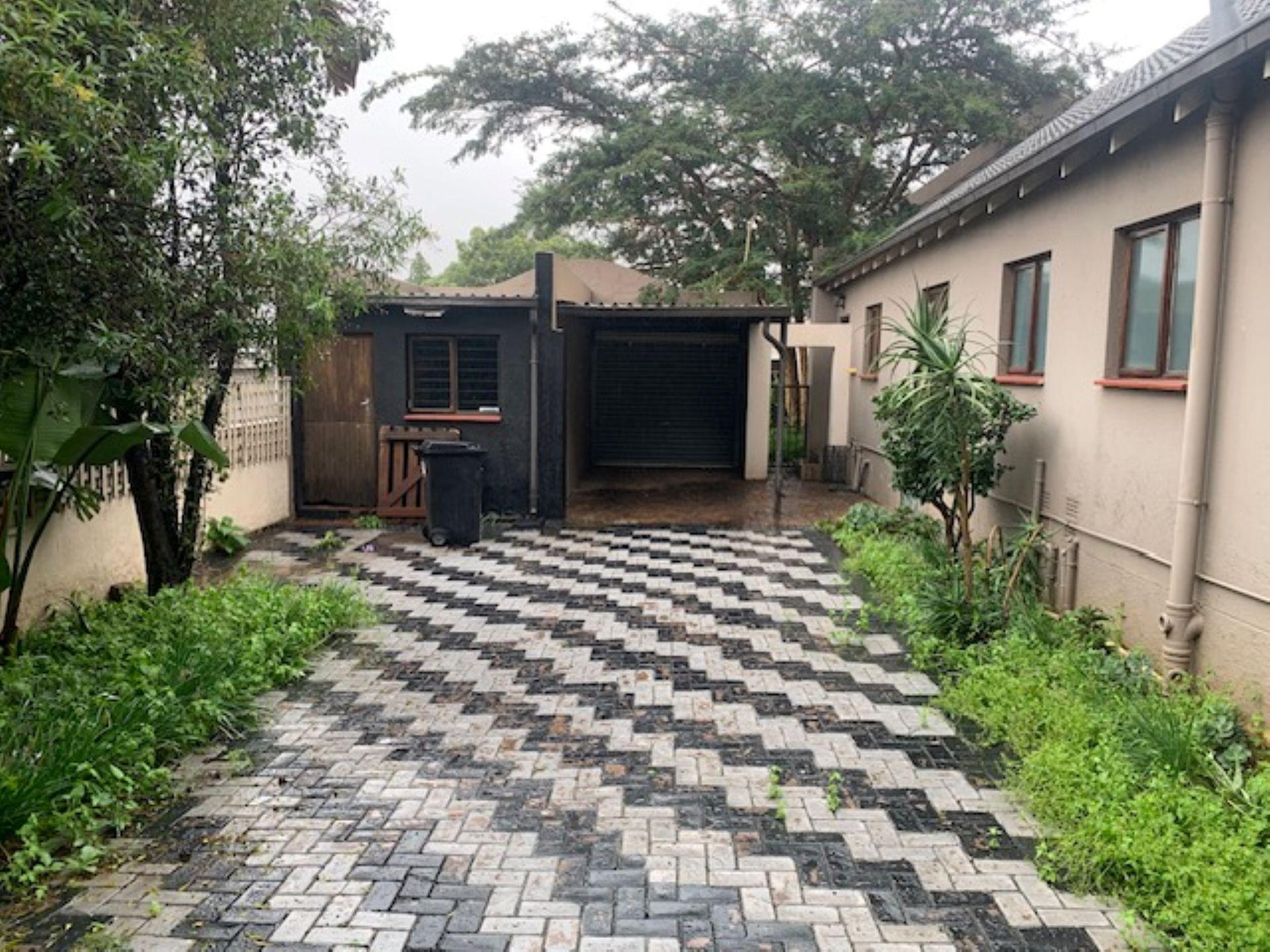 Spaces of property in Douglasdale