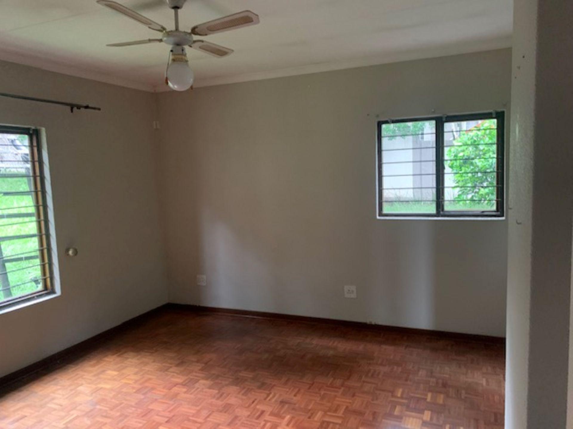 Main Bedroom of property in Douglasdale
