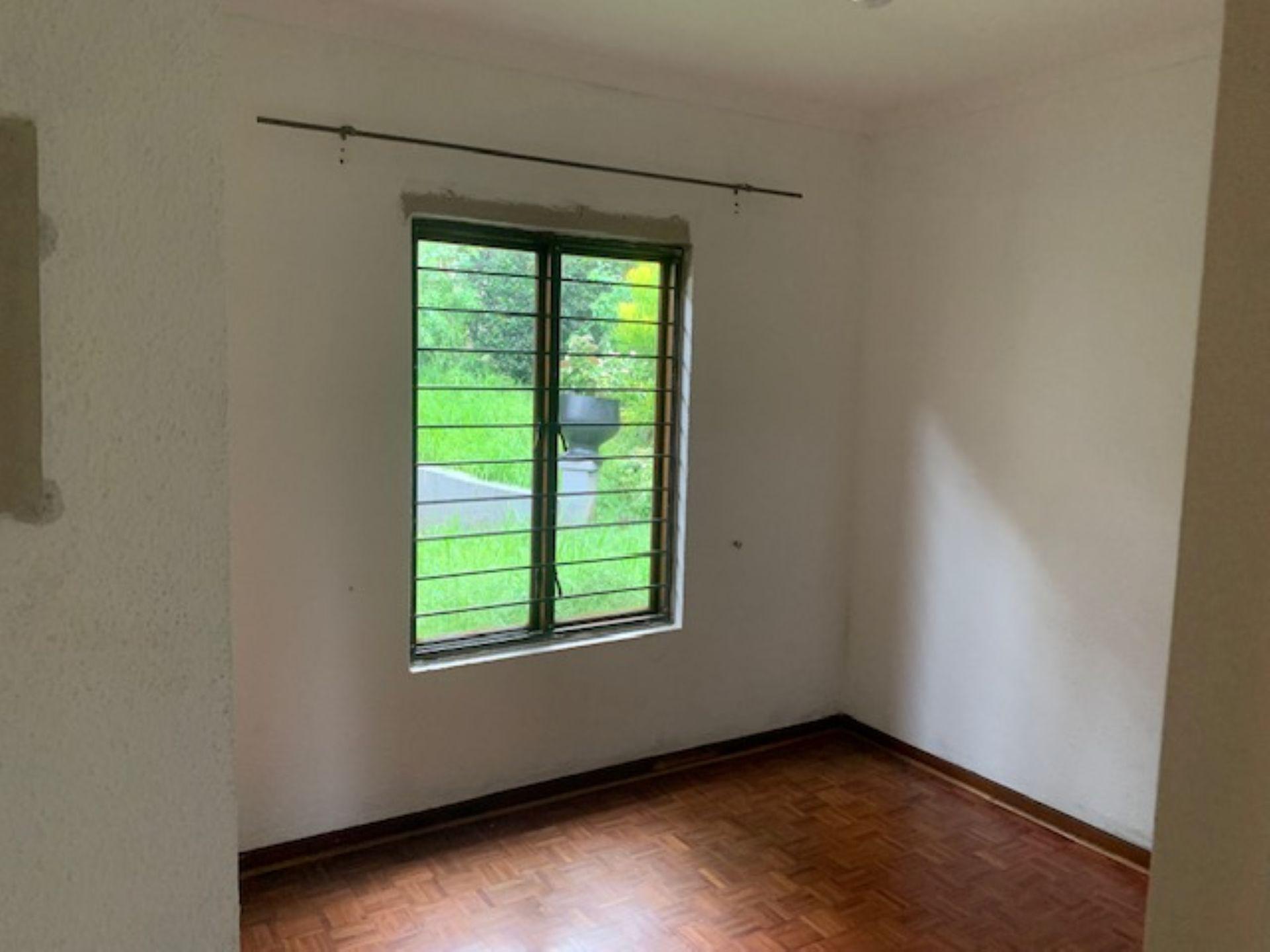 Bed Room 1 of property in Douglasdale