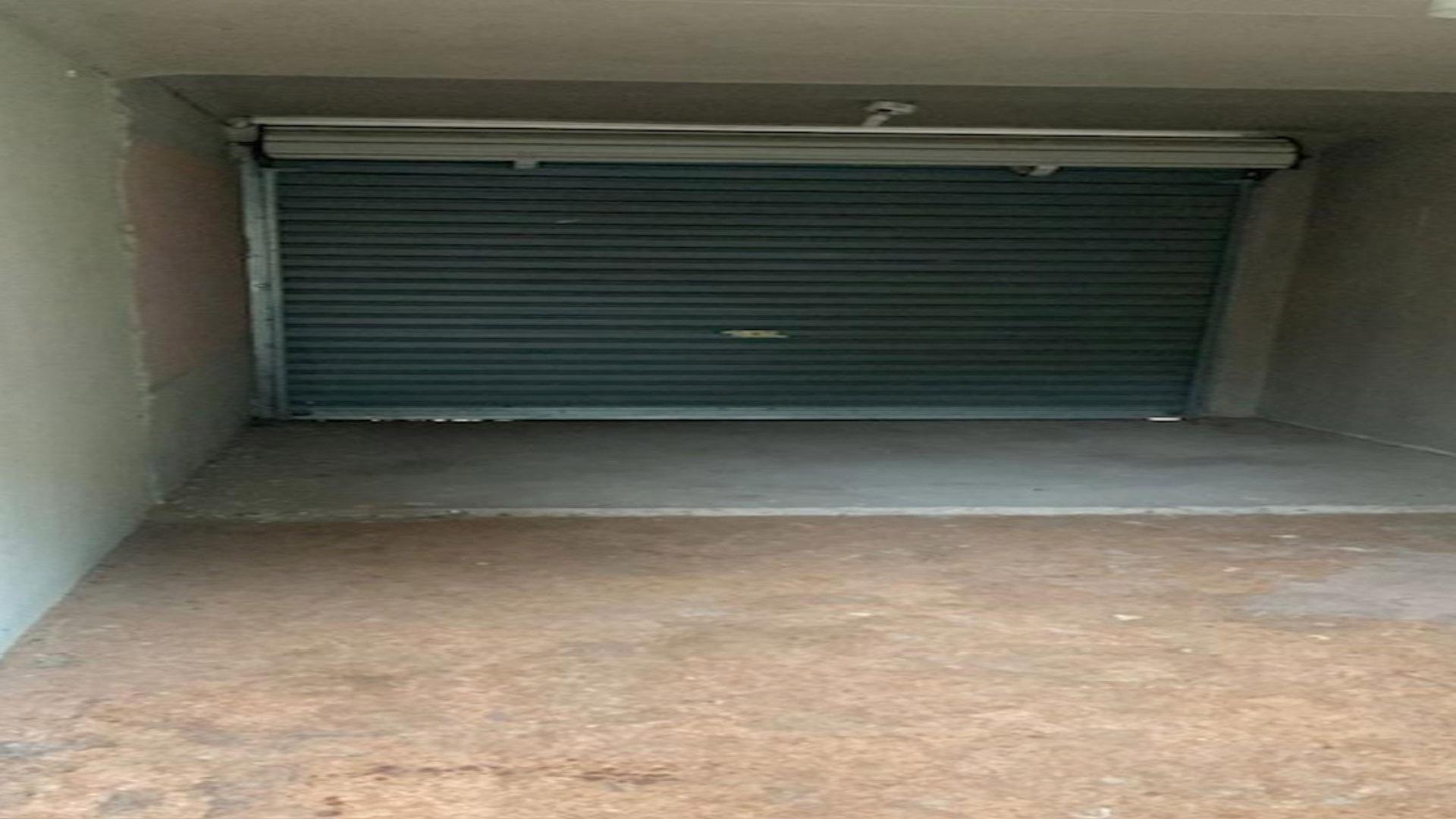 Spaces of property in Douglasdale