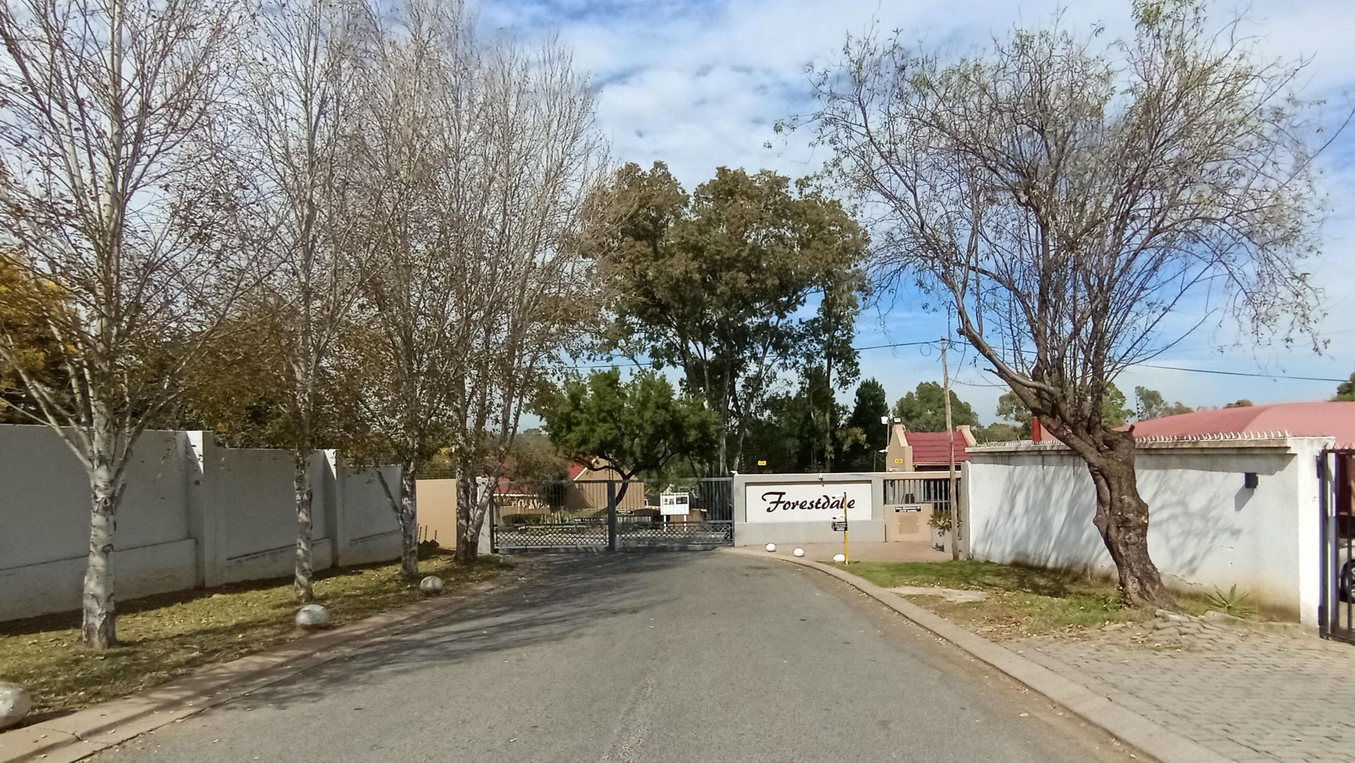 Front View of property in Douglasdale