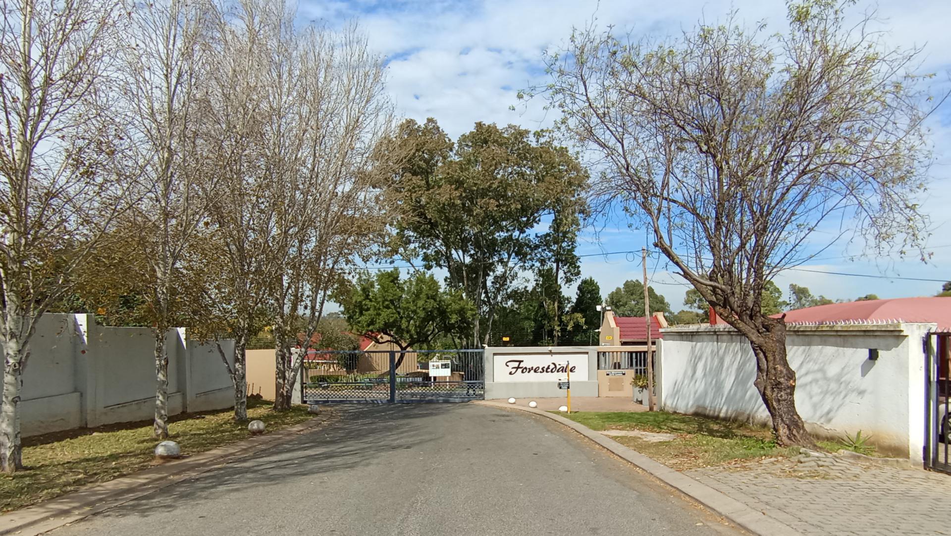Front View of property in Douglasdale
