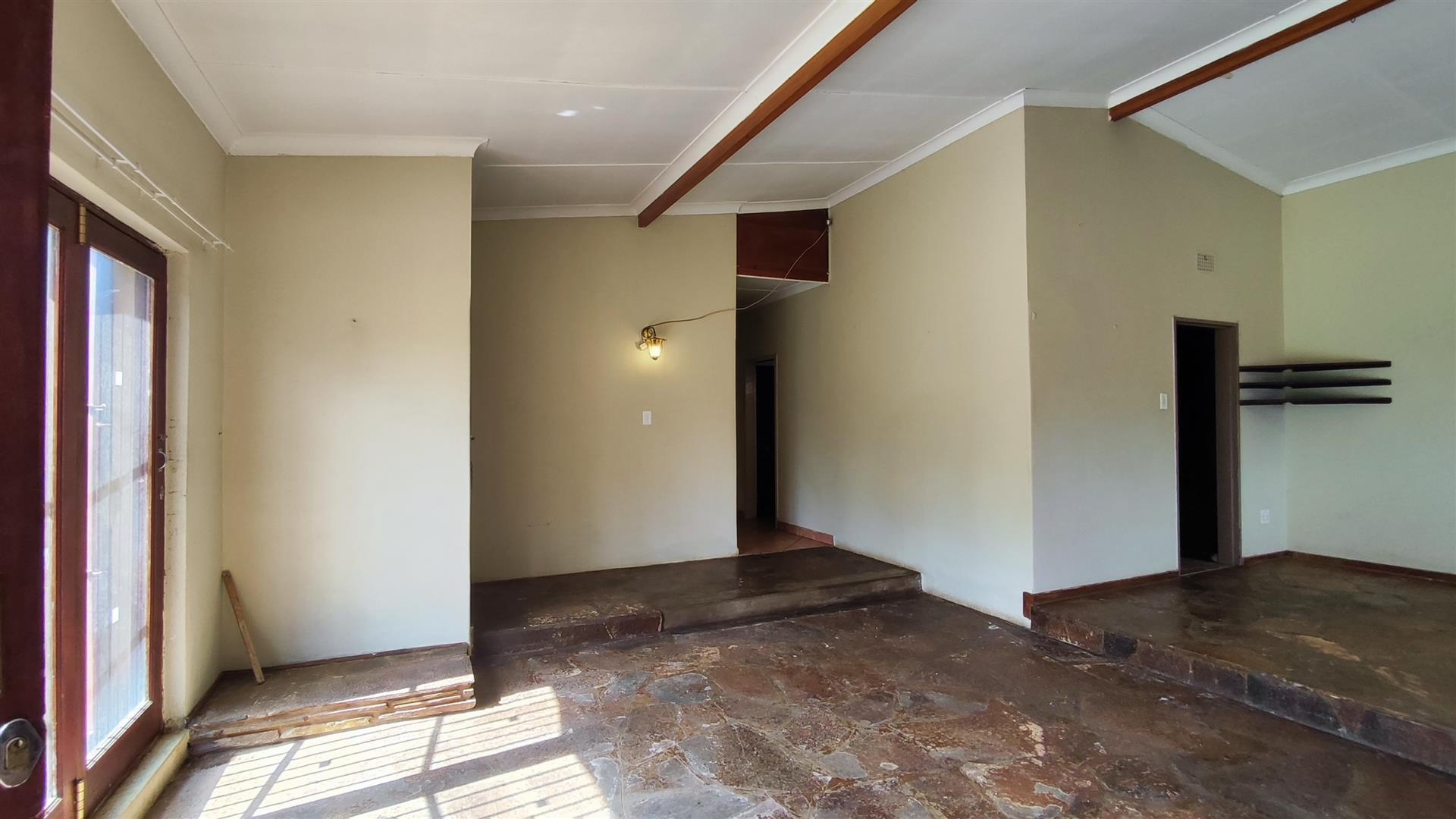 Lounges - 30 square meters of property in Meyerton