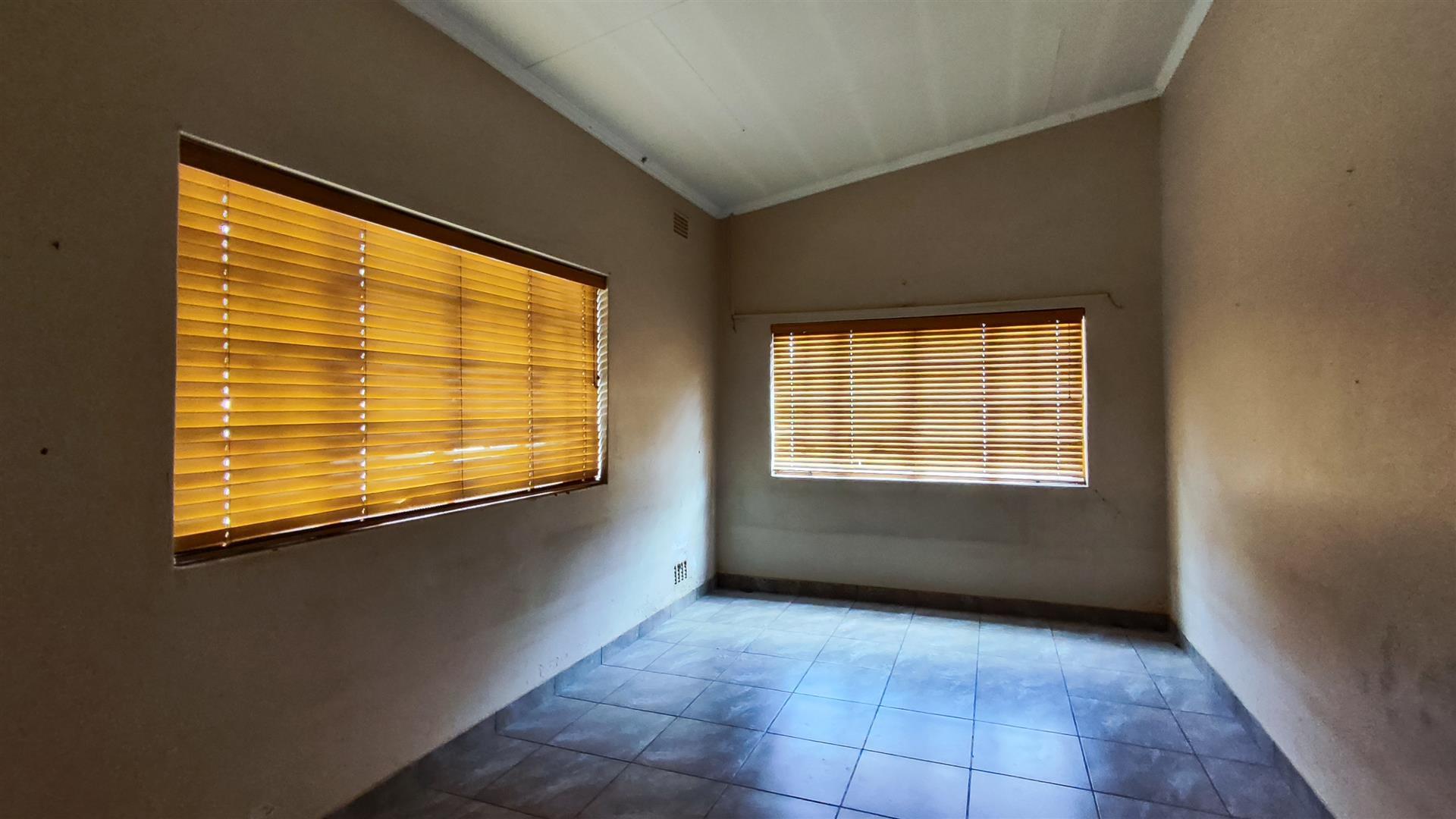 Spaces - 18 square meters of property in Meyerton