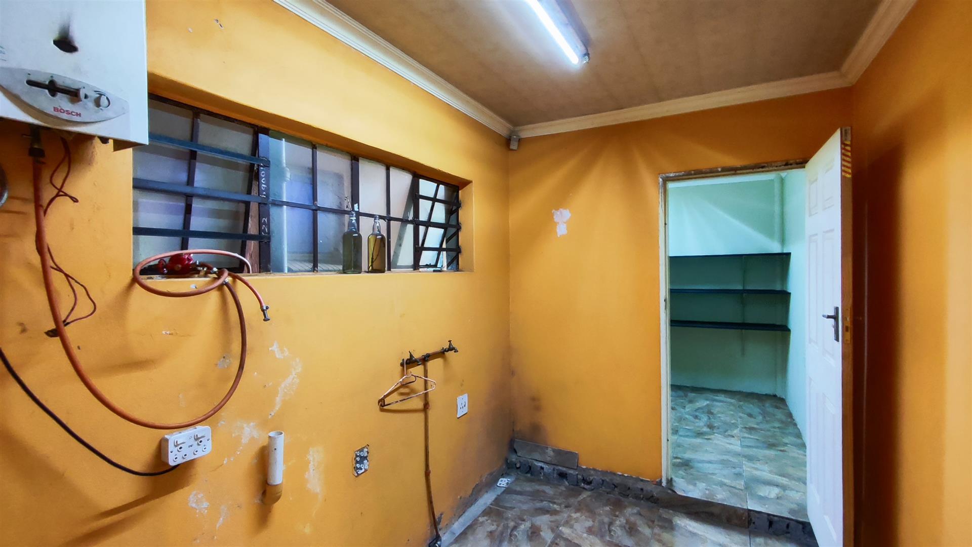 Scullery - 9 square meters of property in Meyerton