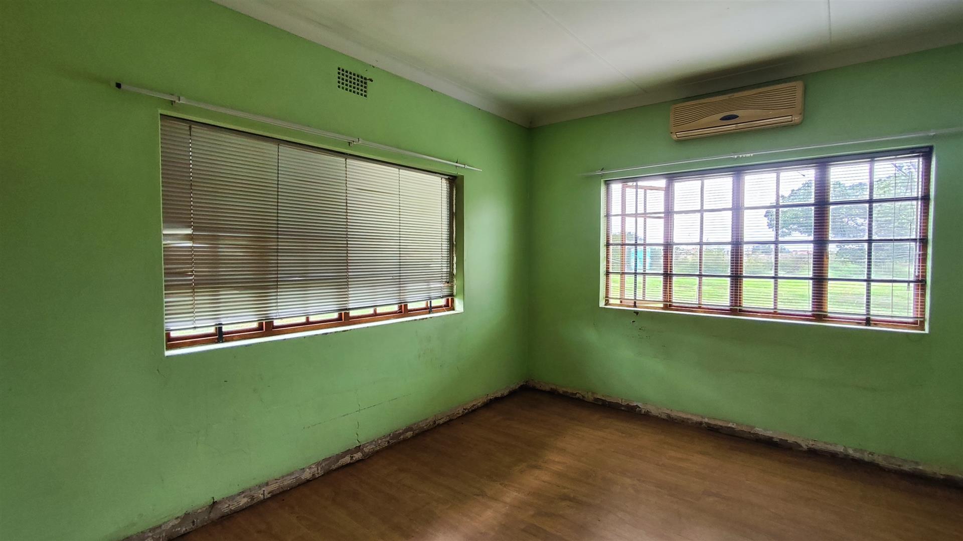 Bed Room 2 - 19 square meters of property in Meyerton