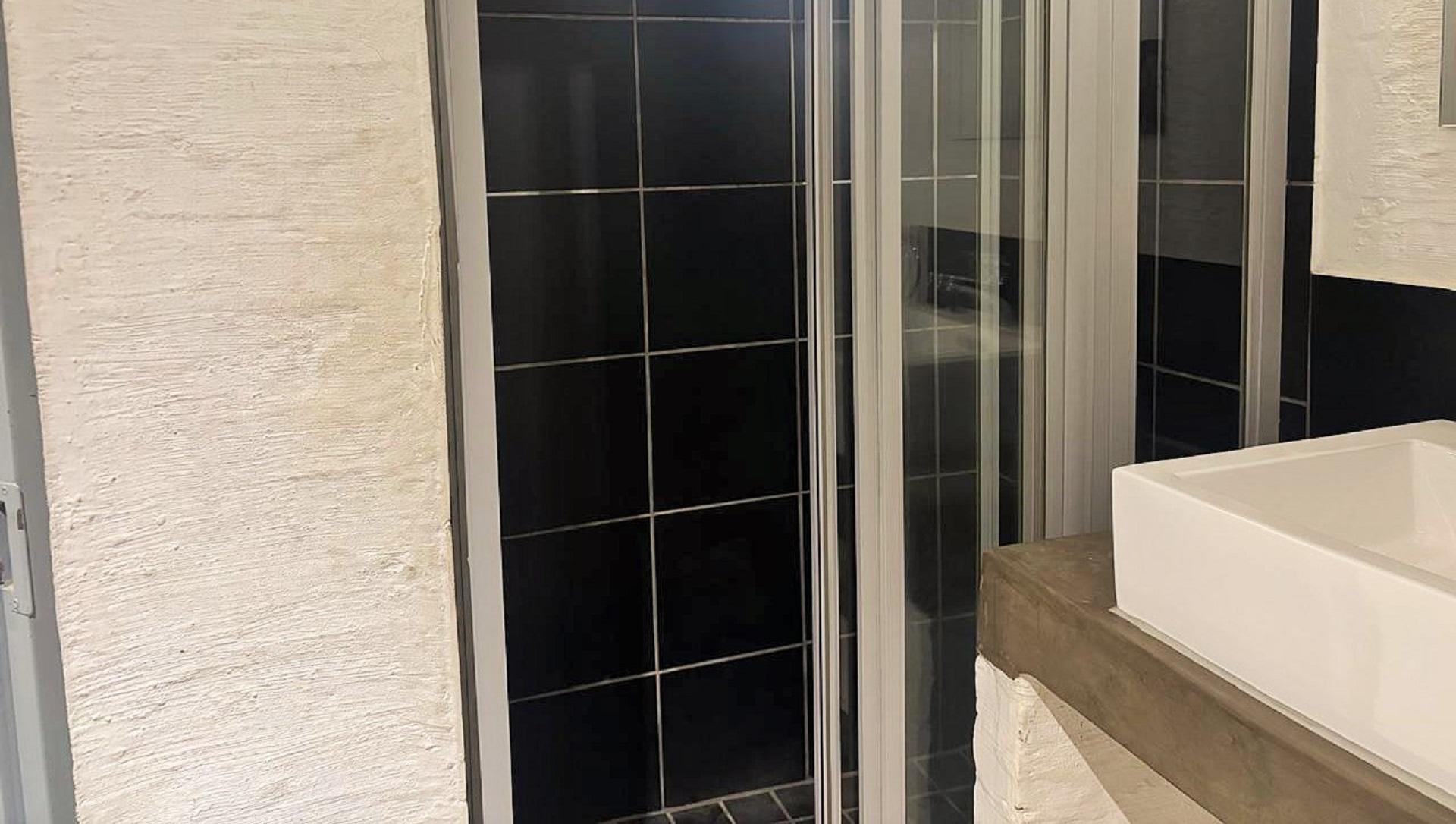 Bathroom 1 of property in City and Suburban