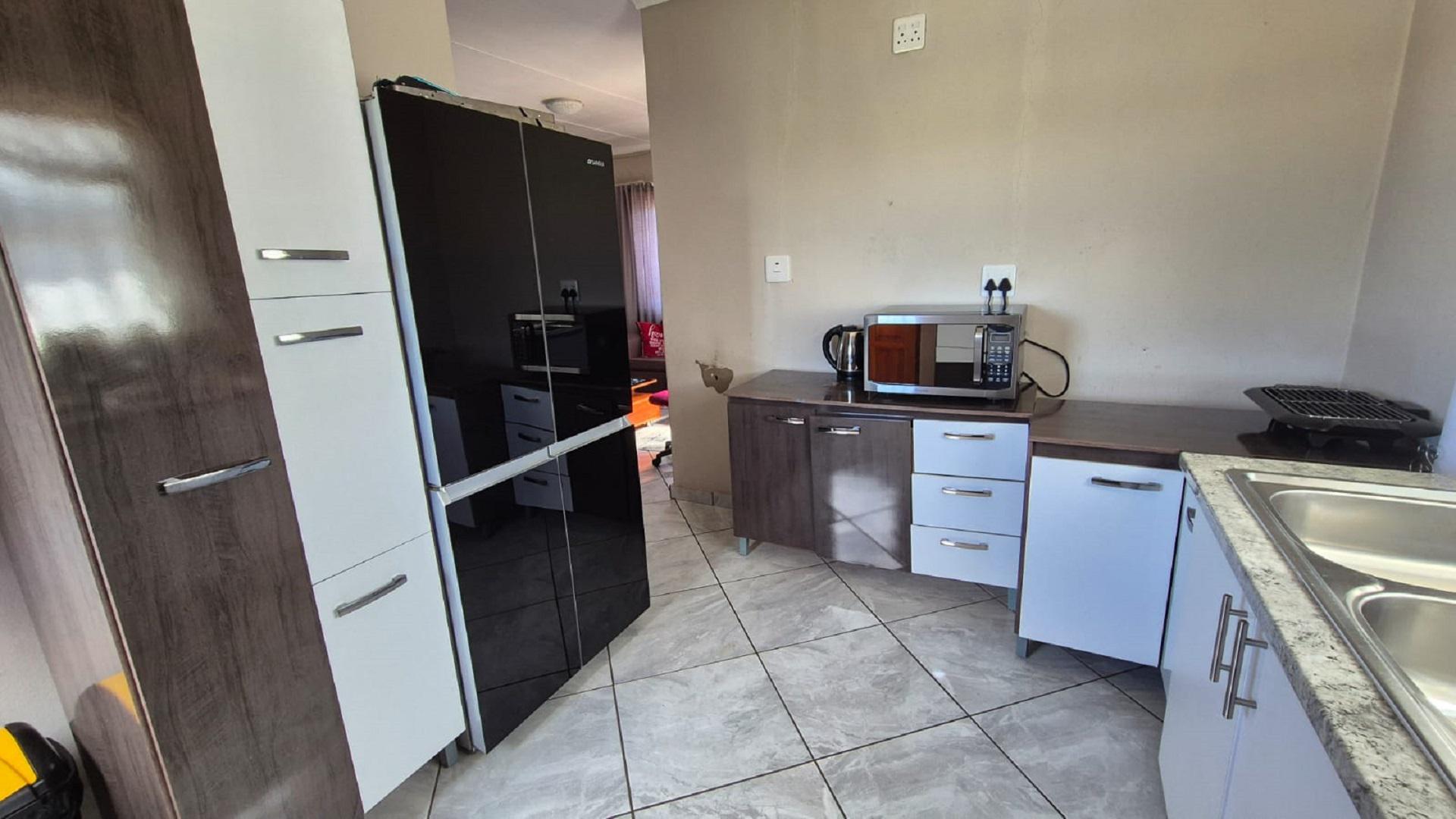 Kitchen of property in Queenstown