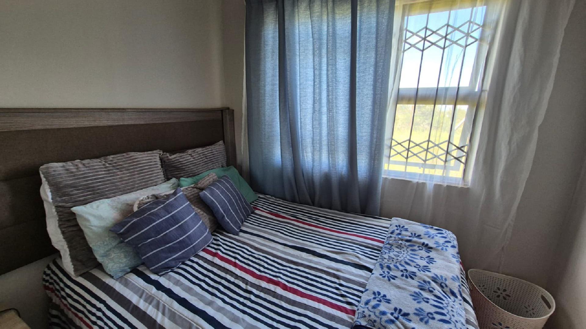 Bed Room 3 of property in Queenstown