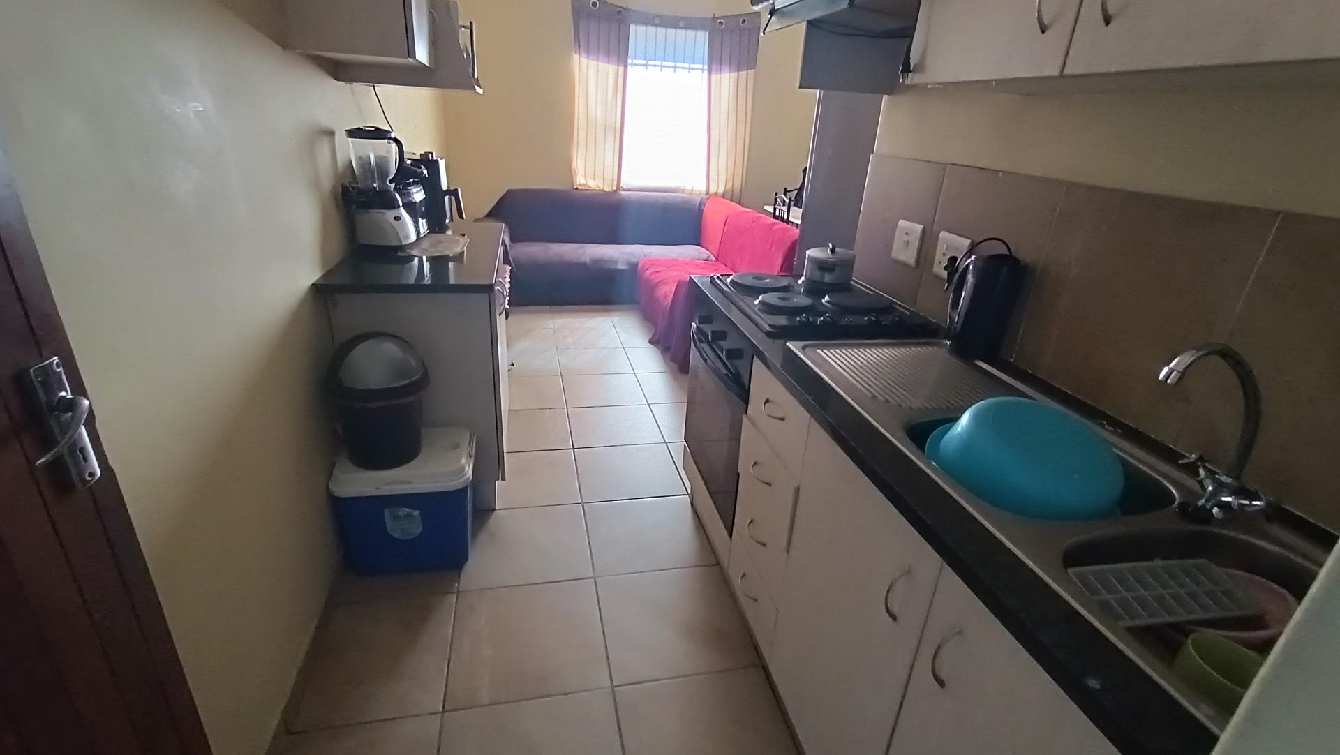 Kitchen - 4 square meters of property in Scottsdene