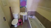 Bathroom 1 - 5 square meters of property in Scottsdene