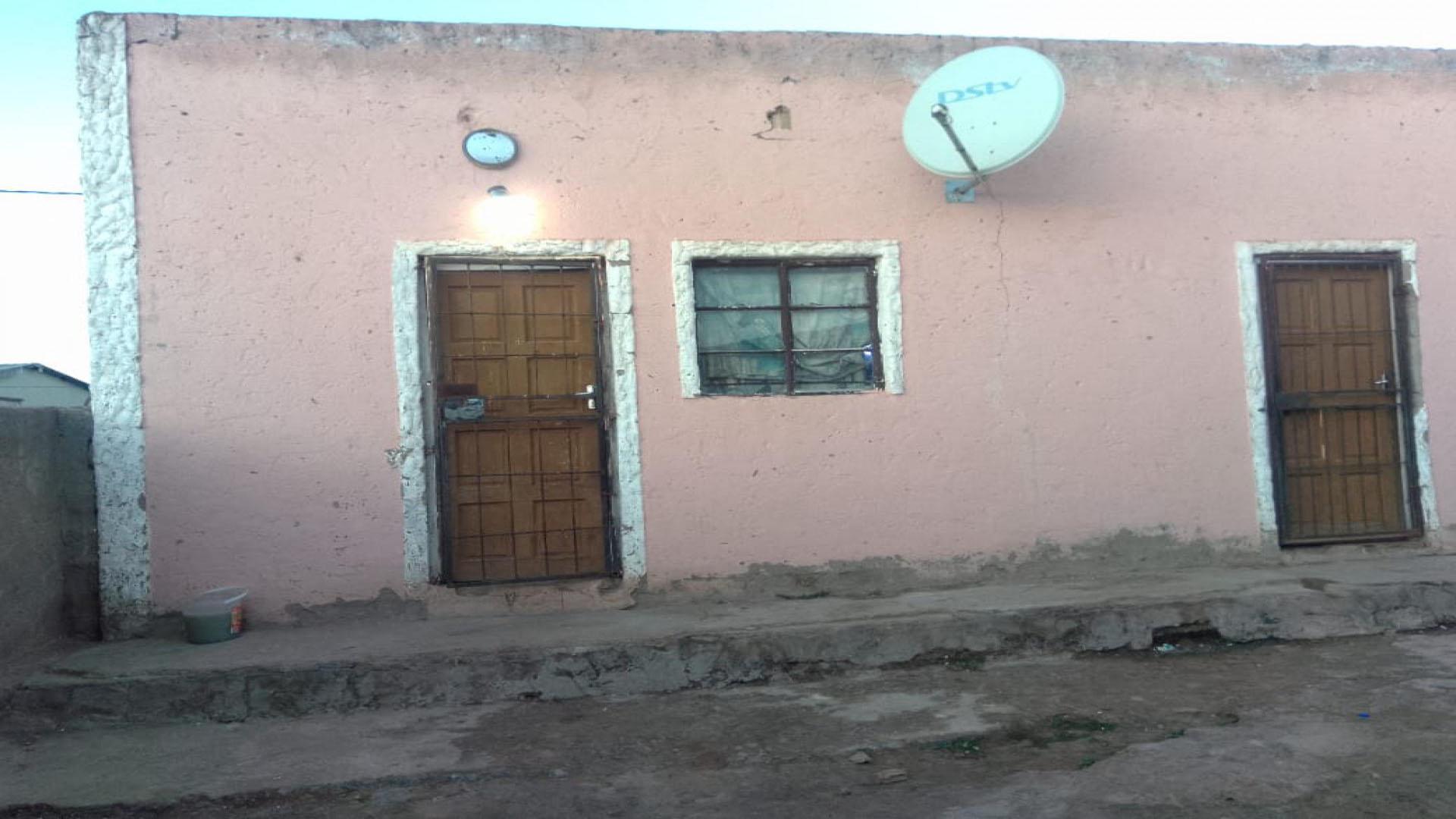 Formal Lounge of property in Qumbu