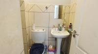 Bathroom 1 - 4 square meters of property in Athlone Park