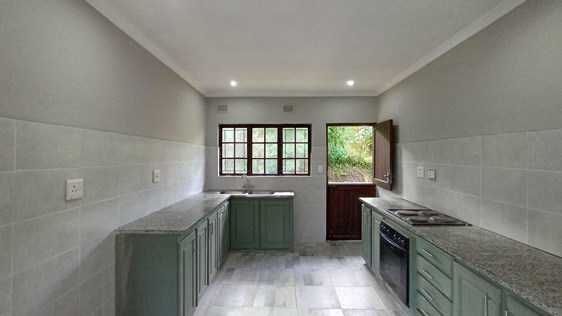 Kitchen - 13 square meters of property in Regency Park