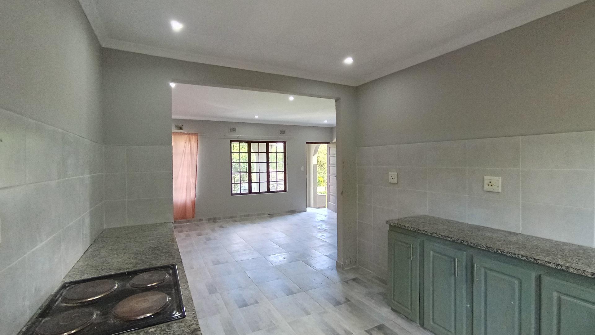 Kitchen - 13 square meters of property in Regency Park