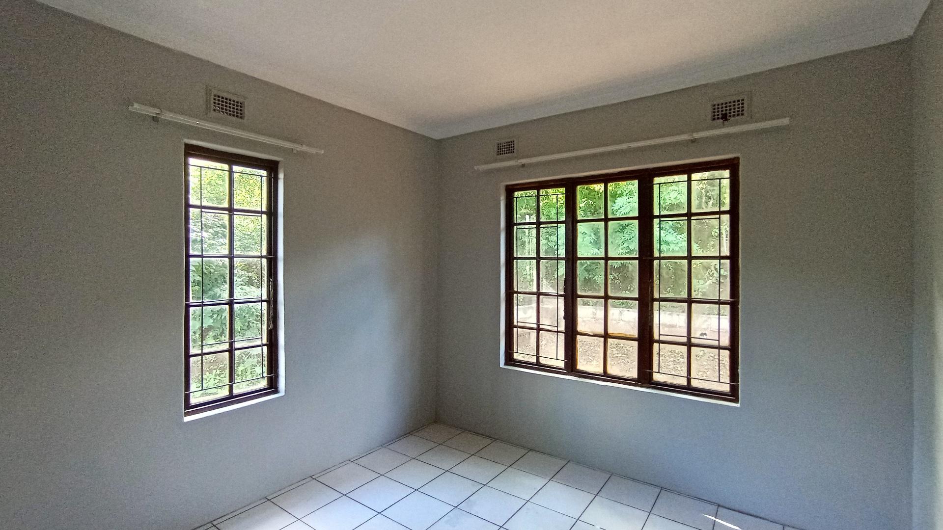 Bed Room 1 - 12 square meters of property in Regency Park