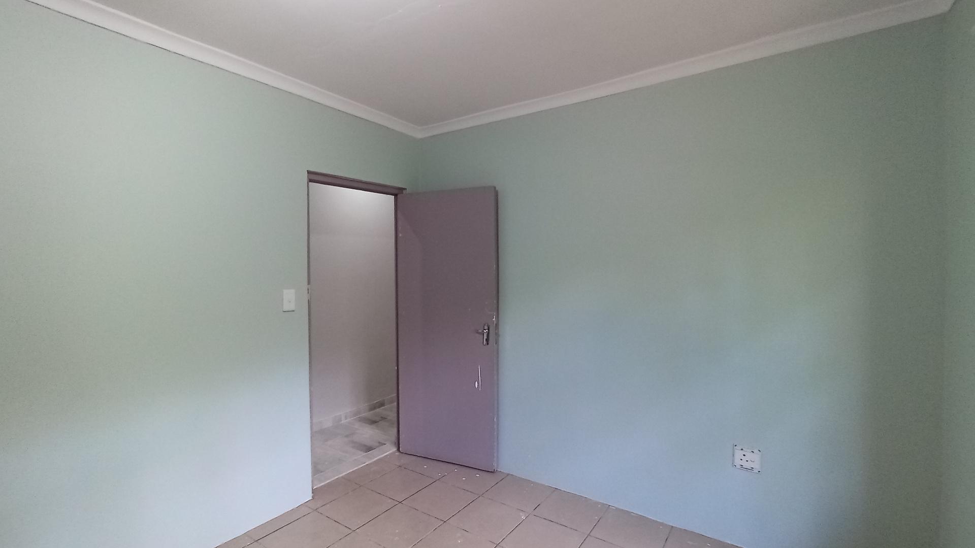 Bed Room 2 - 13 square meters of property in Regency Park