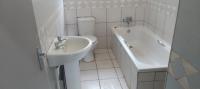 Bathroom 2 of property in Regency Park