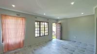 Lounges - 23 square meters of property in Regency Park
