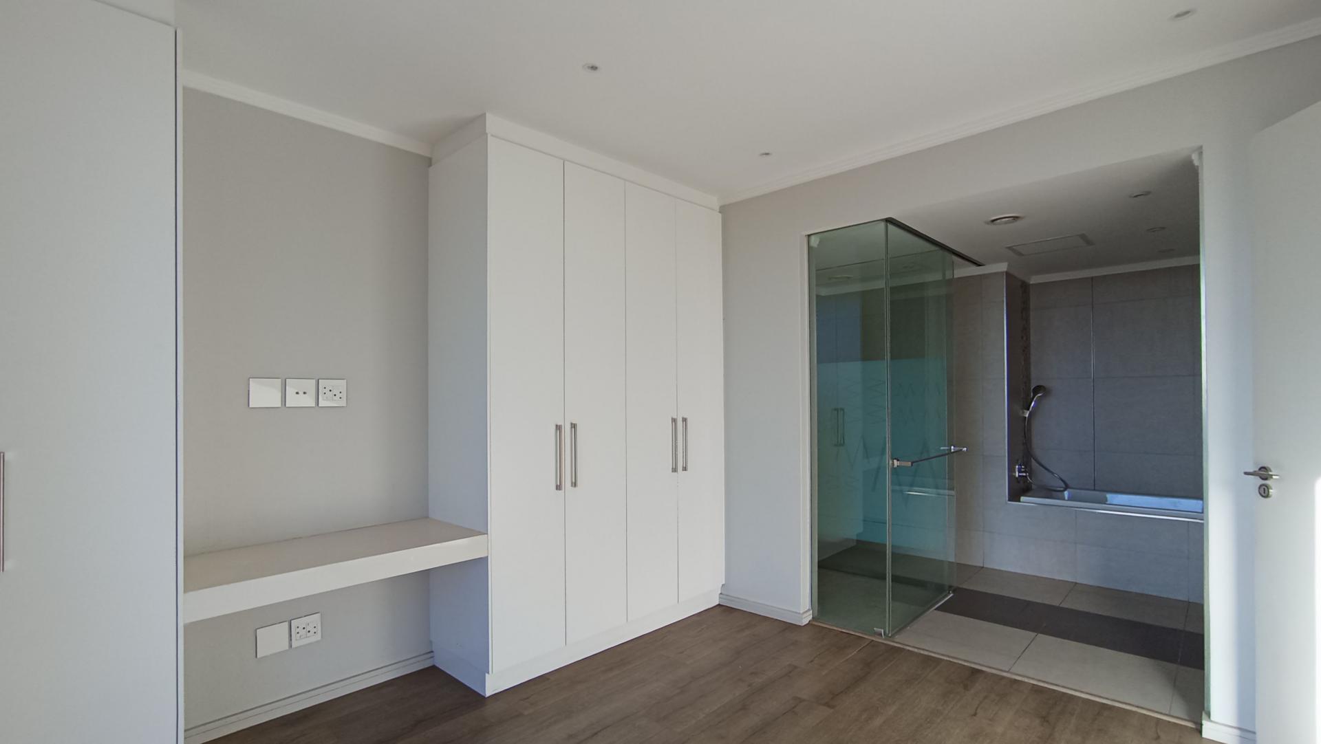 Bed Room 1 - 15 square meters of property in Morningside