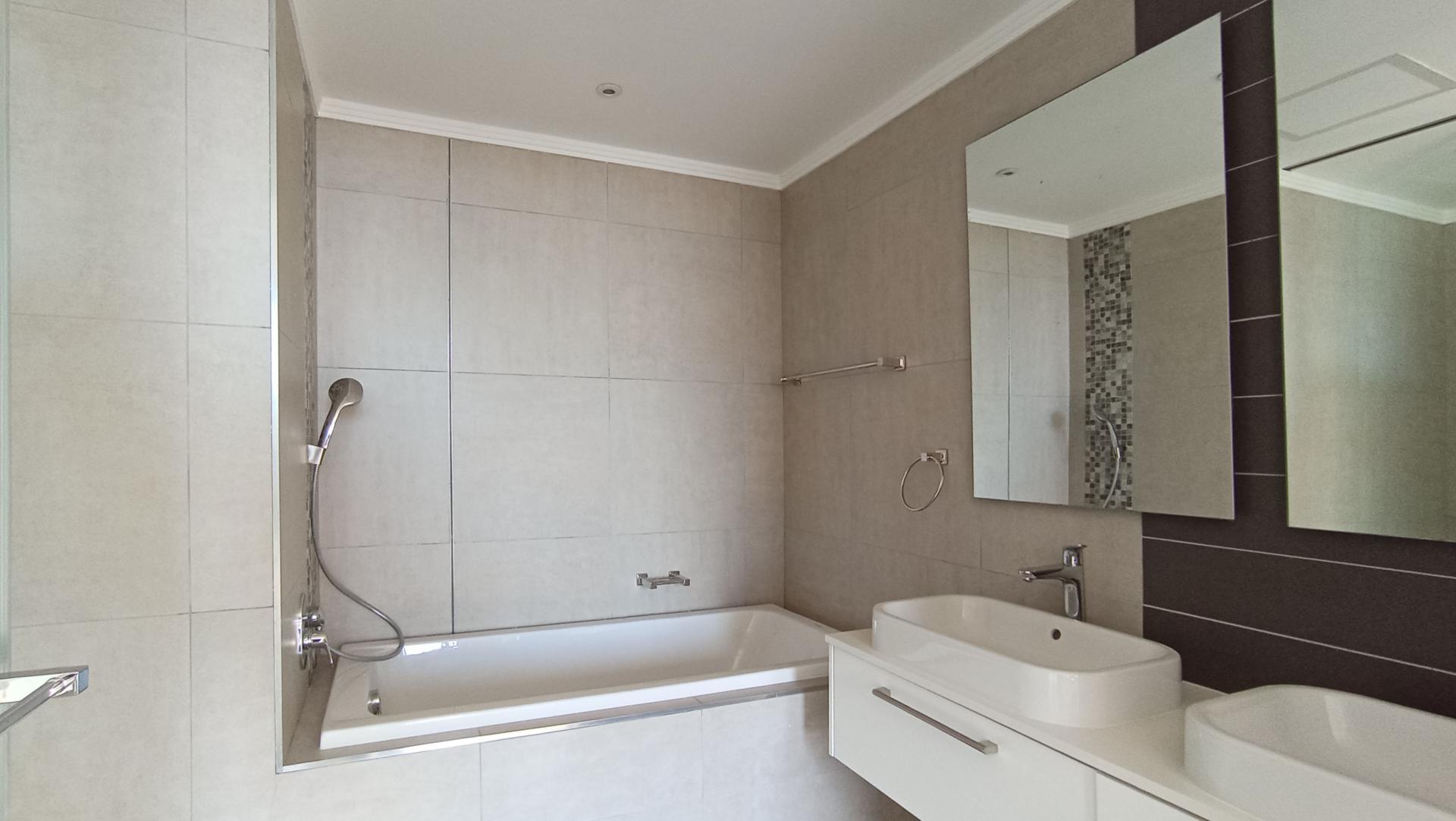 Bathroom 1 - 9 square meters of property in Morningside