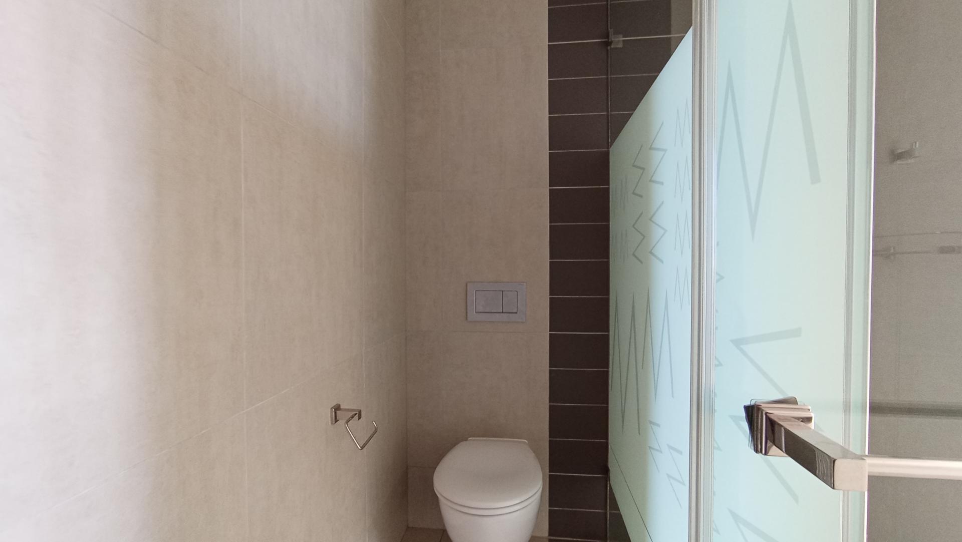 Bathroom 2 - 5 square meters of property in Morningside