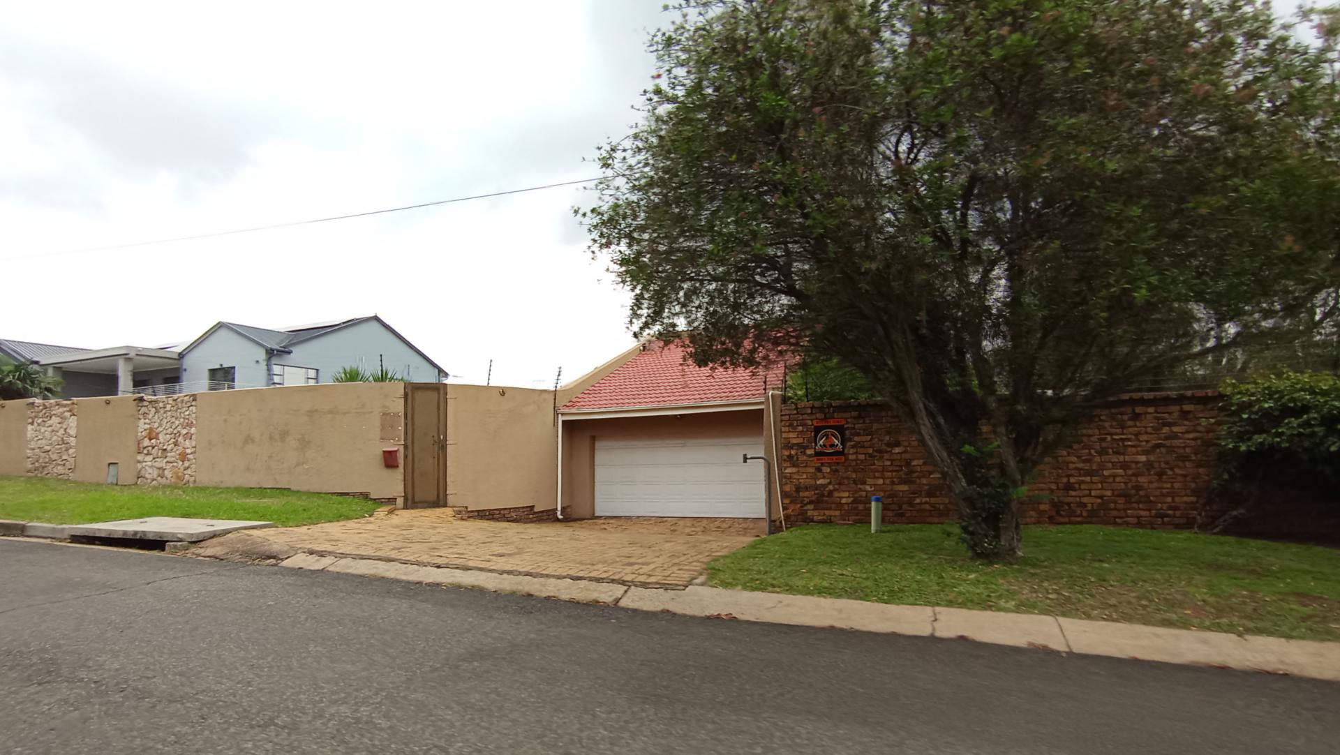 Front View of property in Sunninghill