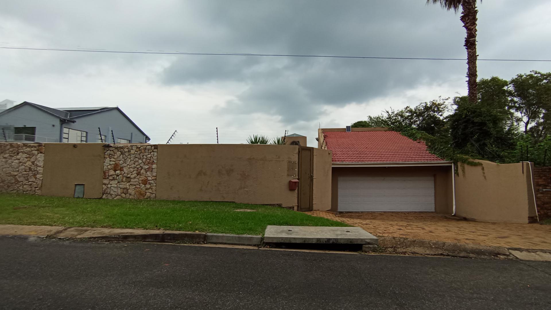 Front View of property in Sunninghill