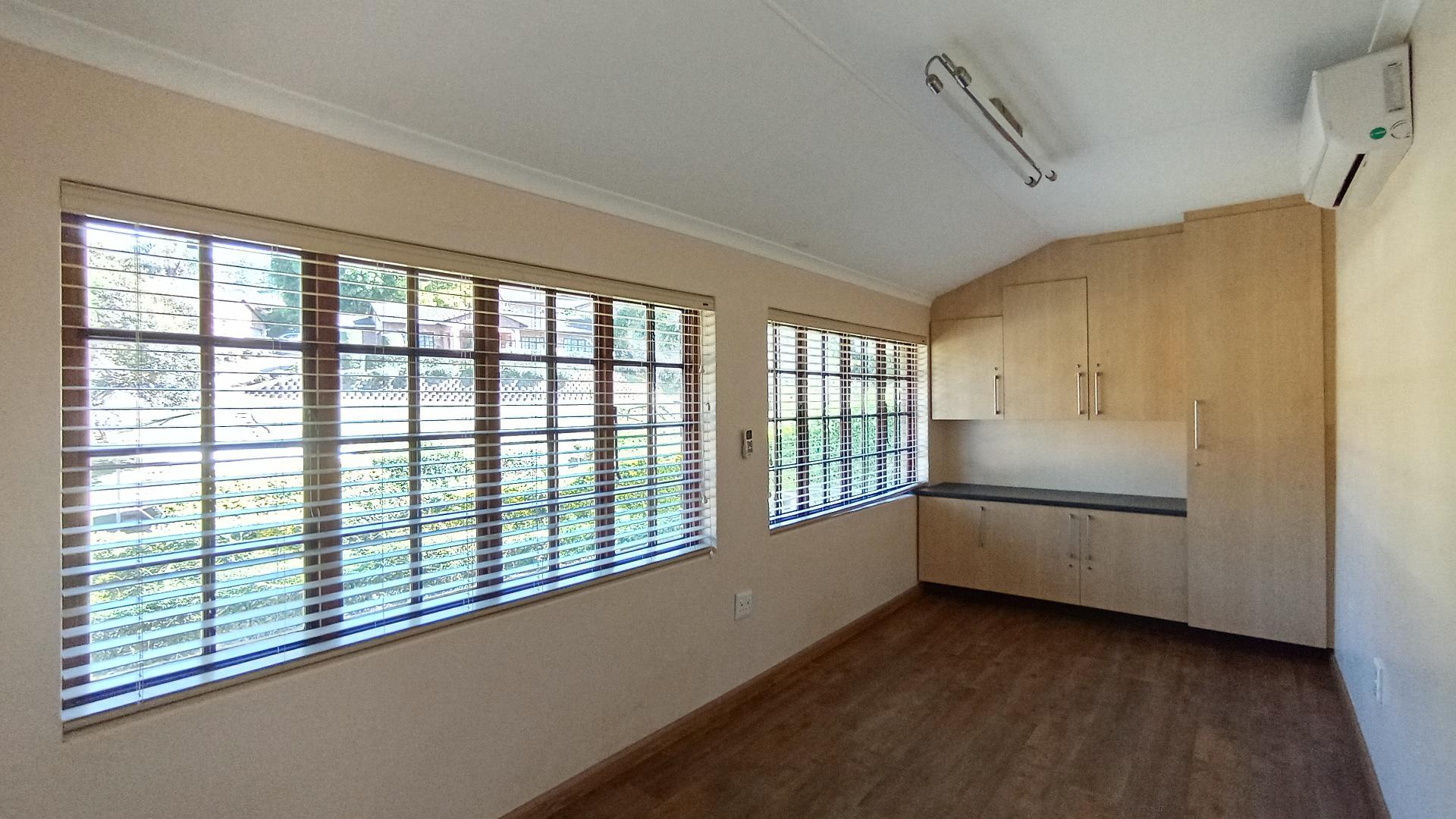 Spaces - 5 square meters of property in Town Bush Valley