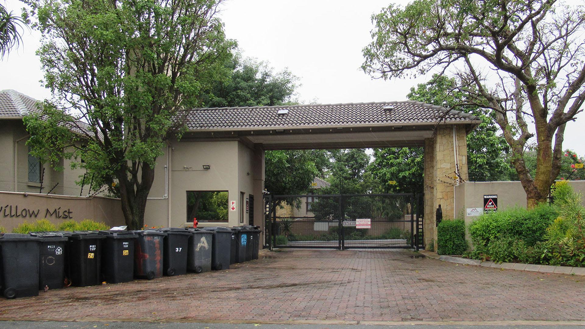 Front View of property in Honeydew Manor