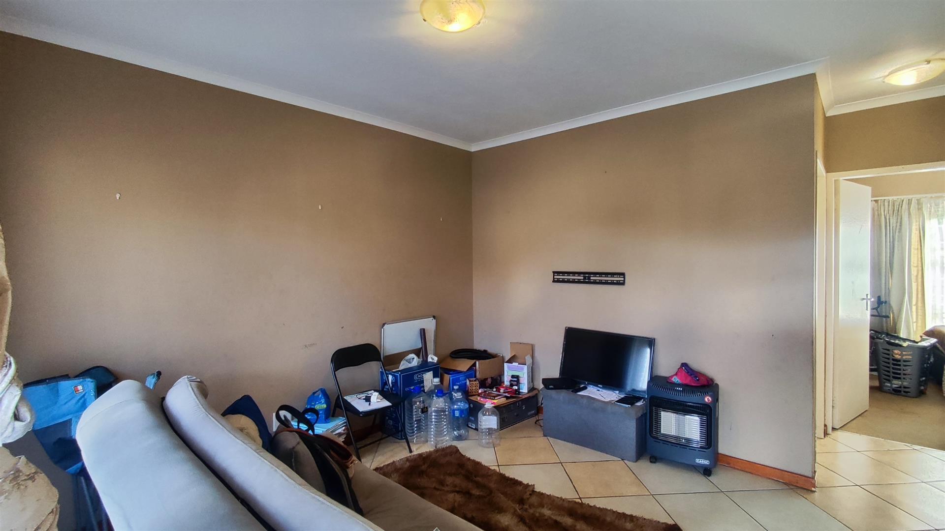 Lounges - 15 square meters of property in Zuurfontein