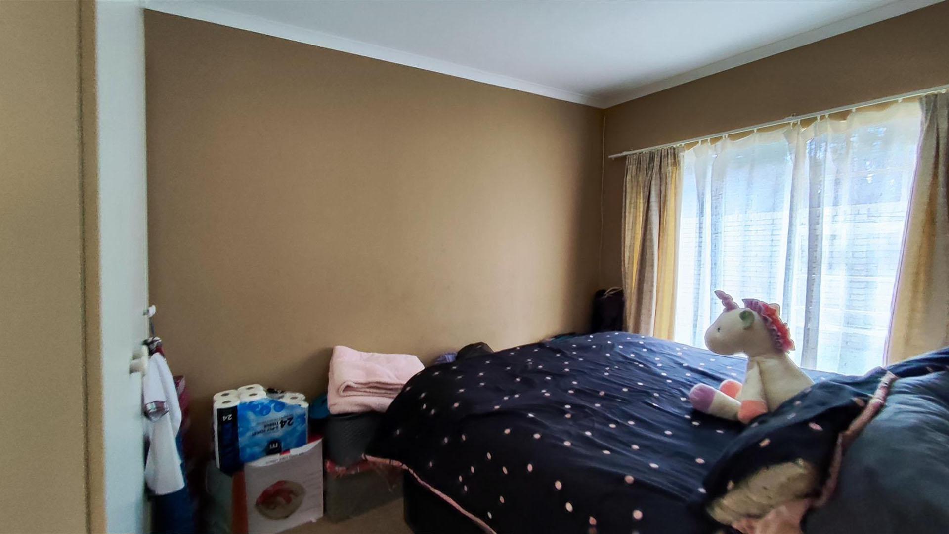 Bed Room 2 - 9 square meters of property in Zuurfontein