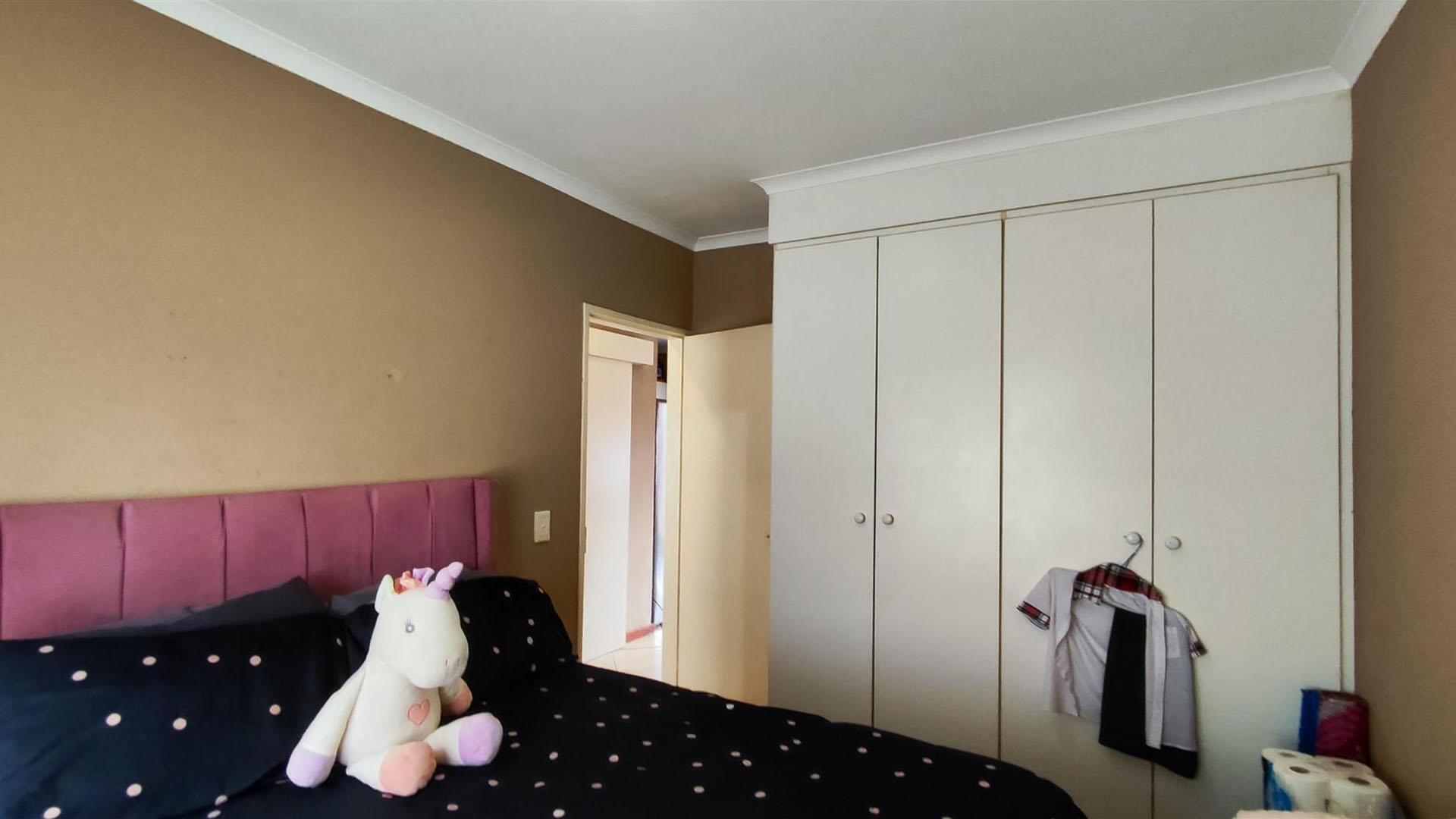 Bed Room 2 - 9 square meters of property in Zuurfontein