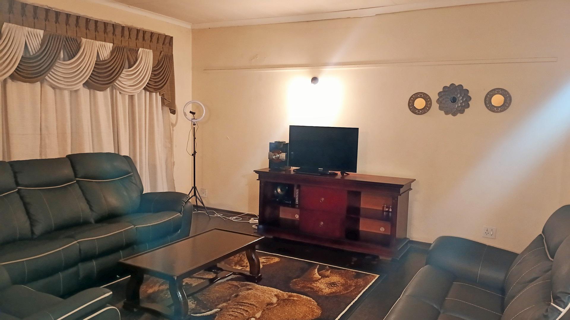 Lounges of property in Kriel