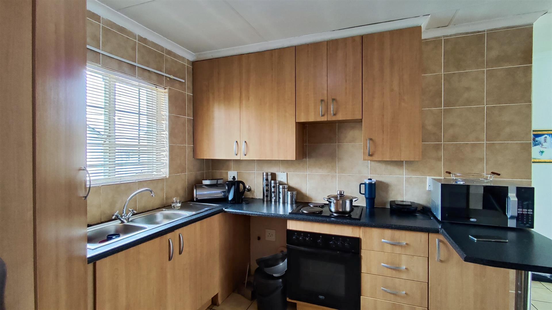 Kitchen - 9 square meters of property in Minnebron