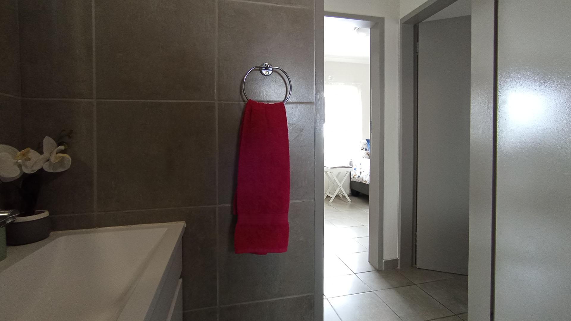 Bathroom 1 - 5 square meters of property in Wolmer