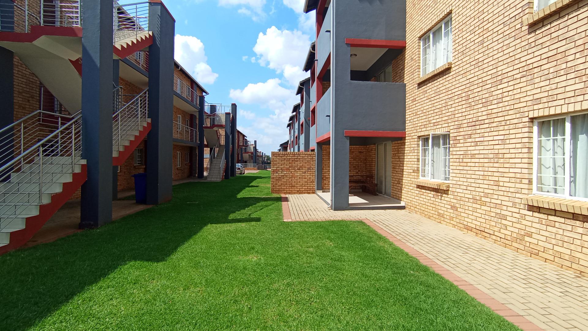 Front View of property in Monavoni