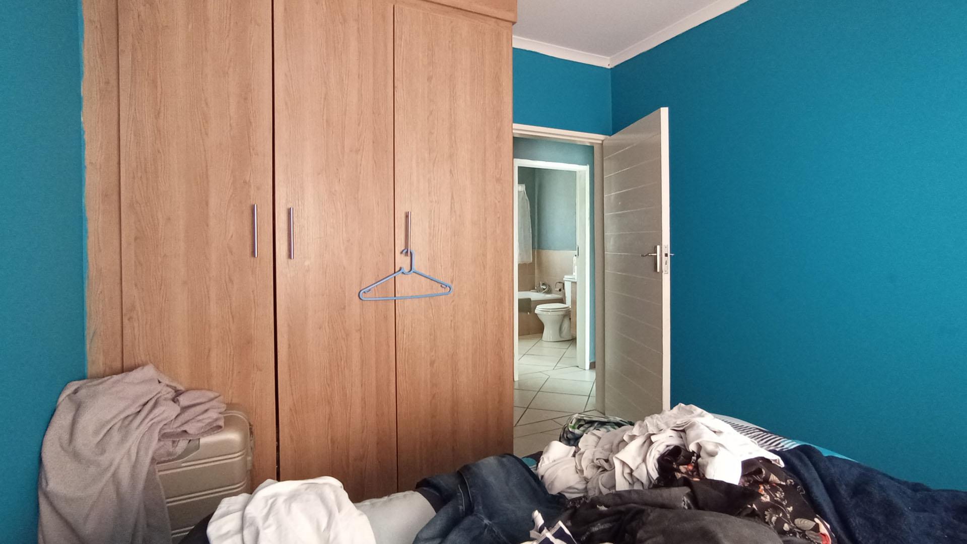 Bed Room 1 - 10 square meters of property in Monavoni