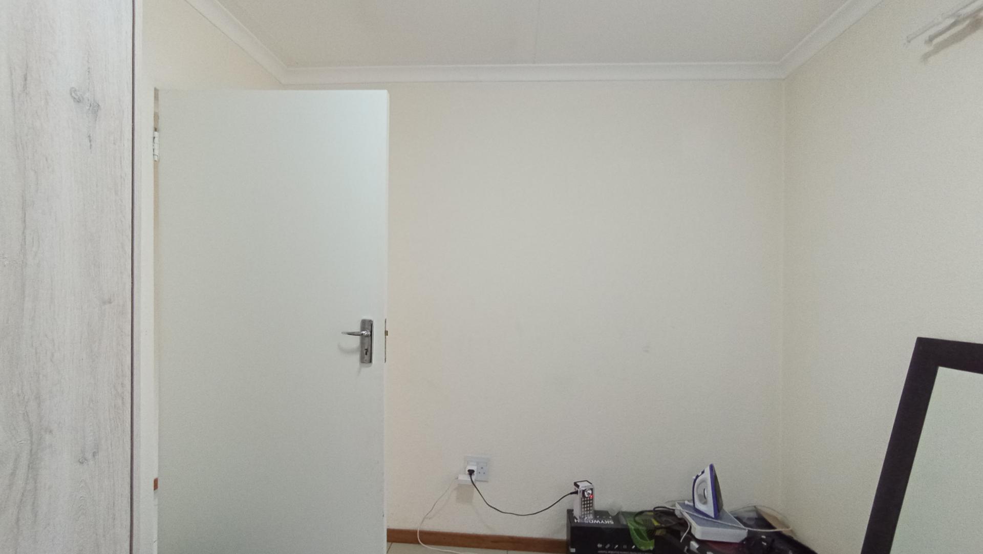 Bed Room 2 - 9 square meters of property in Klippoortje